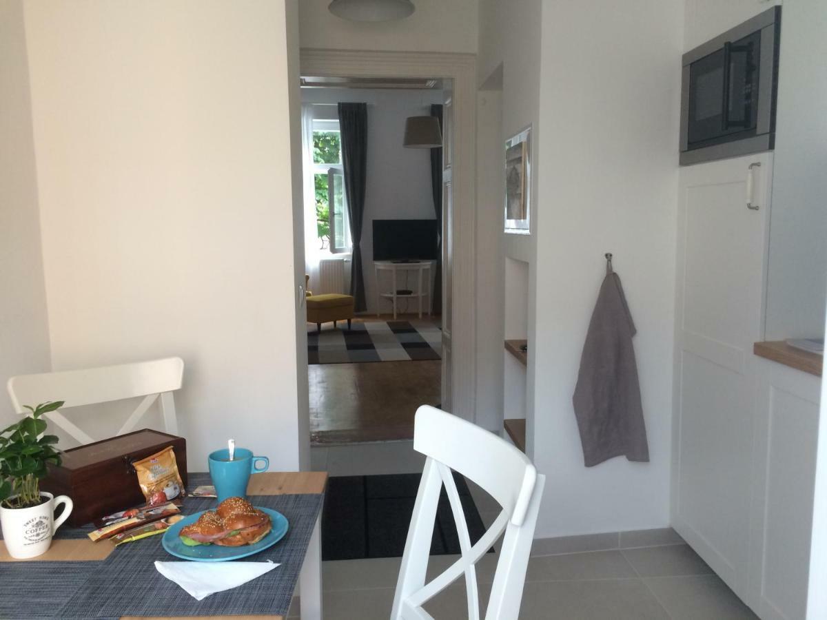 Enjoy Apartman Sopron Bagian luar foto