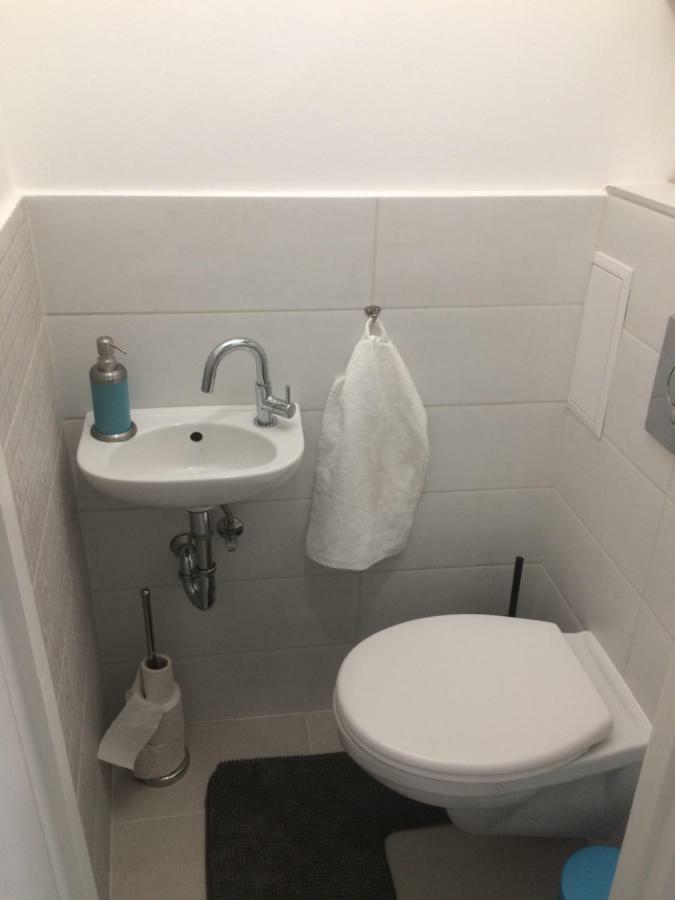 Enjoy Apartman Sopron Bagian luar foto