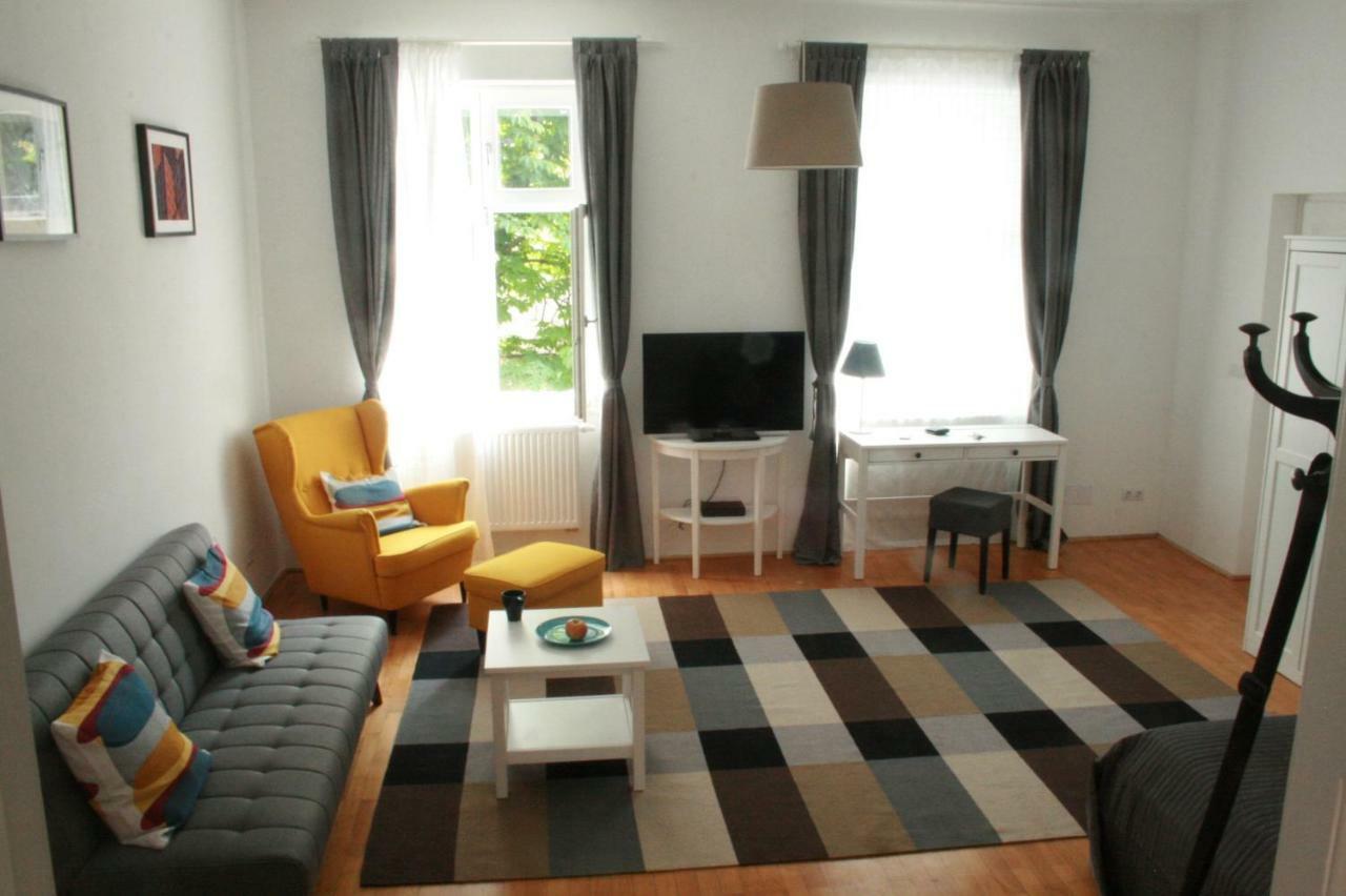 Enjoy Apartman Sopron Bagian luar foto